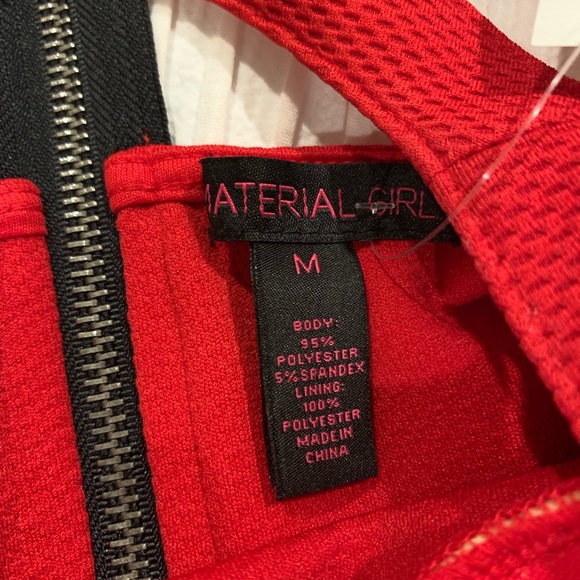 Red Dress - Picture 2 of 2